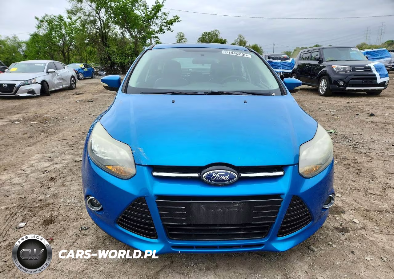 2014 Ford Focus Titanium VIN:1FADP3N2XEL458374 - 5