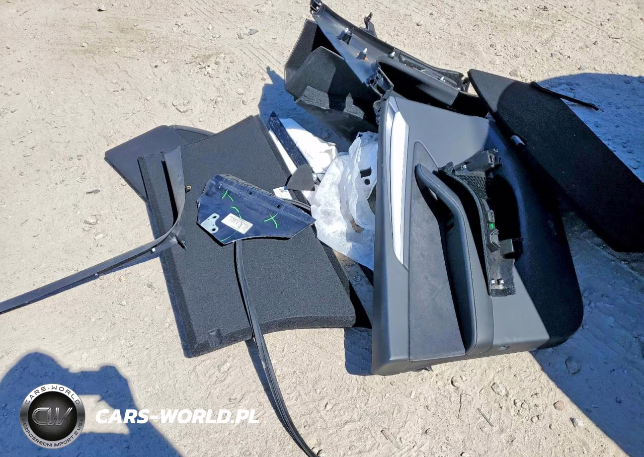 2024 Tesla Model Y VIN:7SAYGDEE0RA236186 - 12
