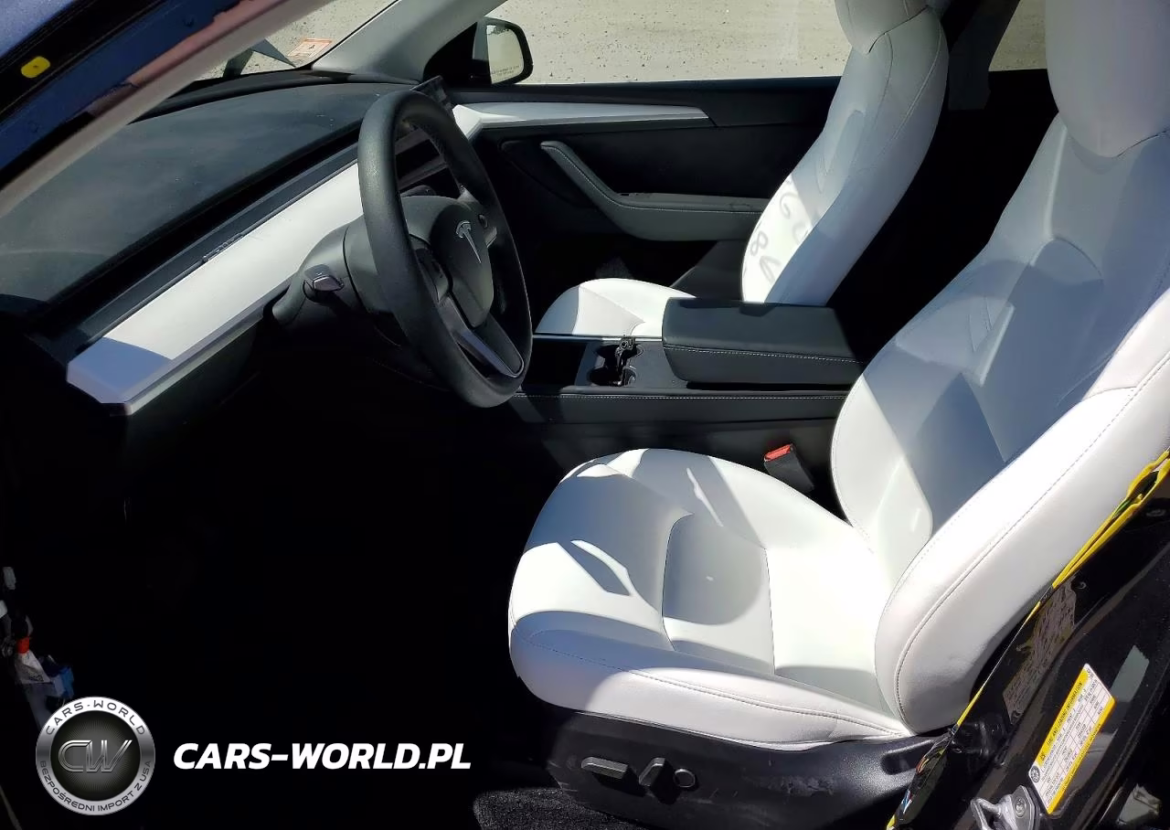 2024 Tesla Model Y VIN:7SAYGDEE0RA236186 - 7