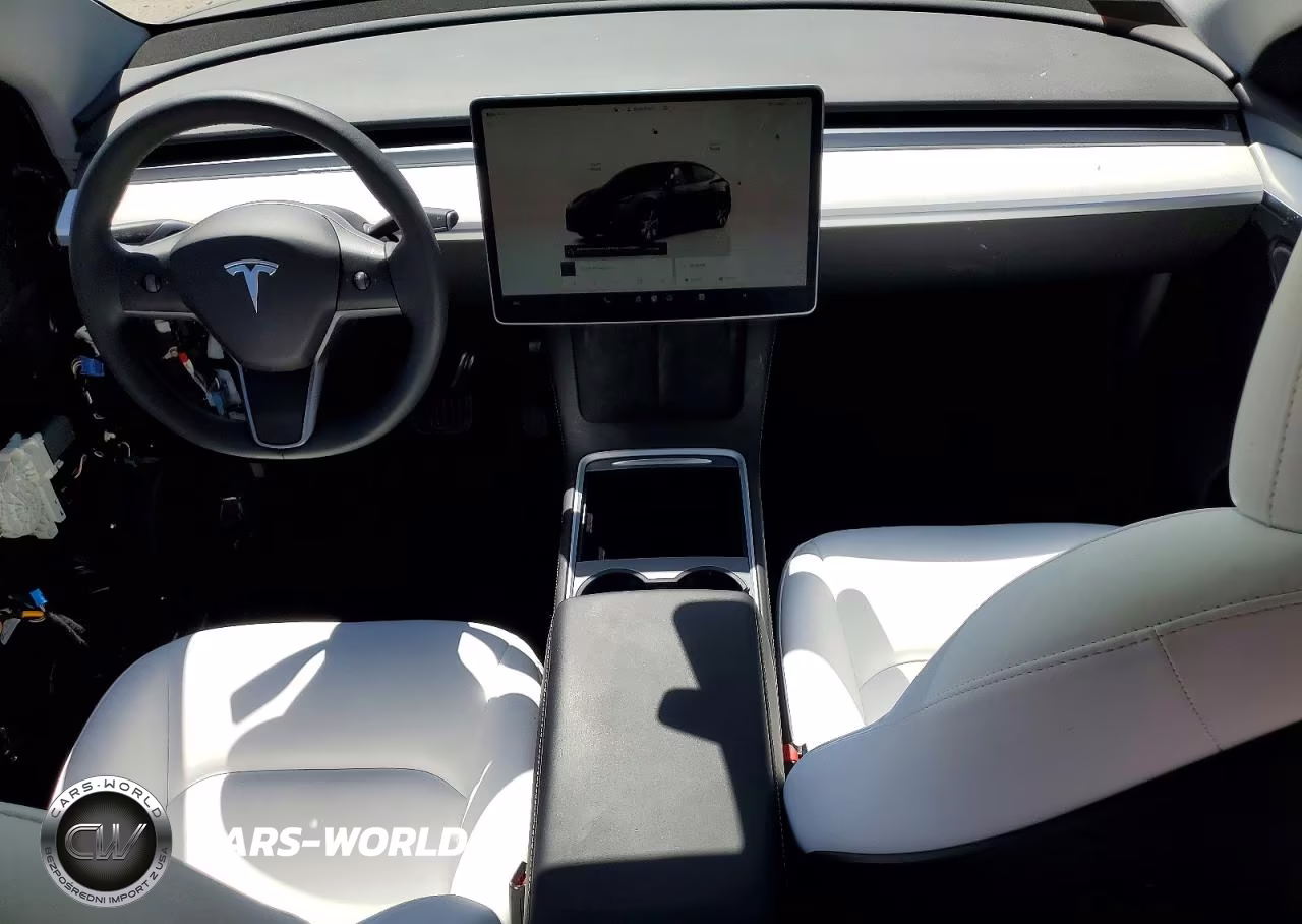 2024 Tesla Model Y VIN:7SAYGDEE0RA236186 - 8