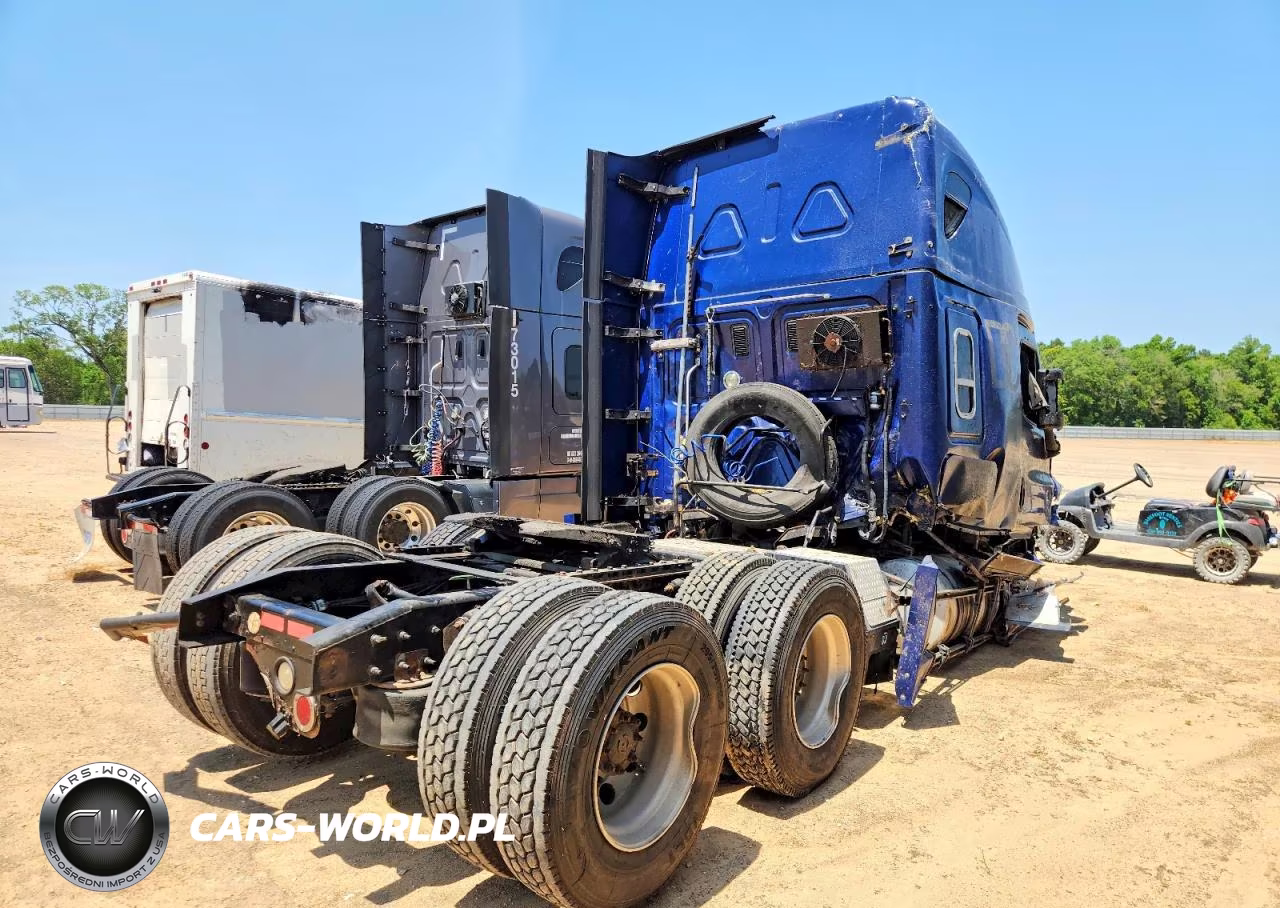 2015 Freightliner Cascadia Semi Truck VIN:3AKJGLD53FSFU4944 - 4