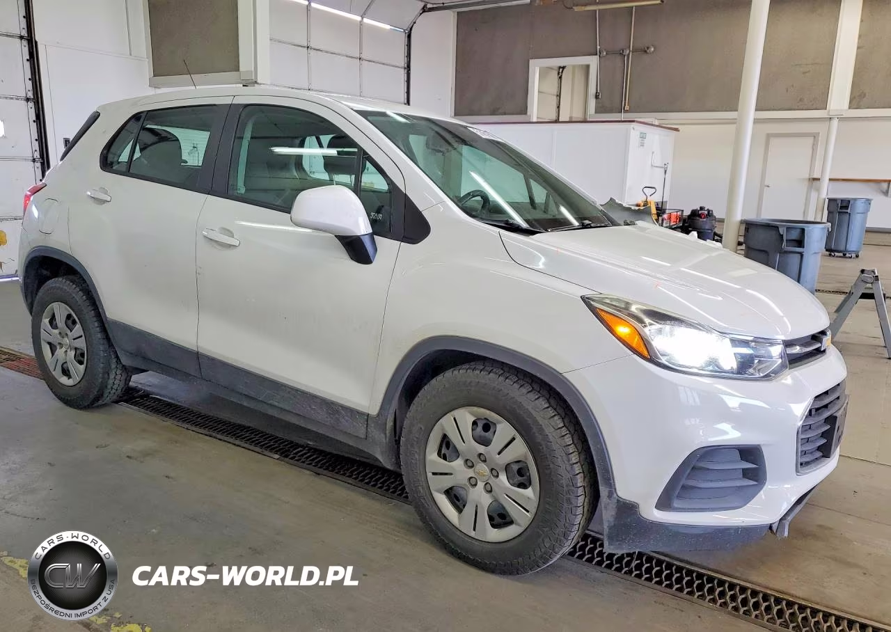 2018 Chevrolet Trax Ls VIN:KL7CJKSB0JB586142 - 4