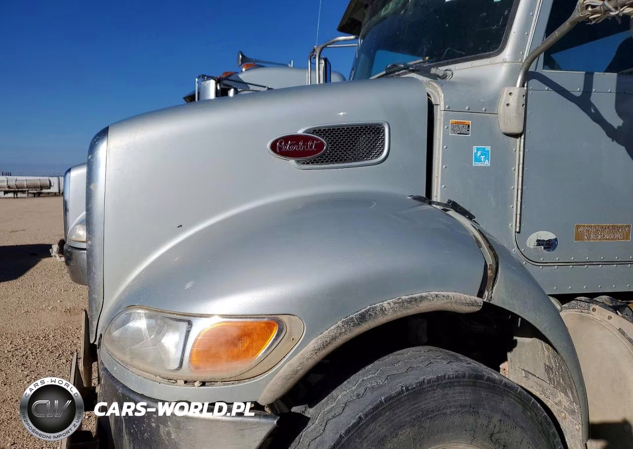 2015 Peterbilt 348 Fuel Truck VIN:2NP3LJ0XXFM263625 - 7