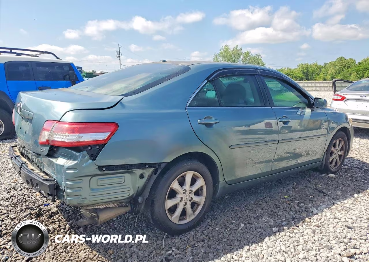 2010 Toyota Camry Le VIN:4T1BF3EK4AU555798 - 3