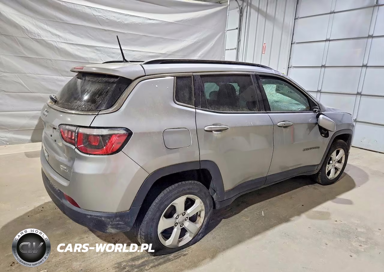 2018 Jeep Compass Latitude VIN:3C4NJDBB2JT270960 - 3