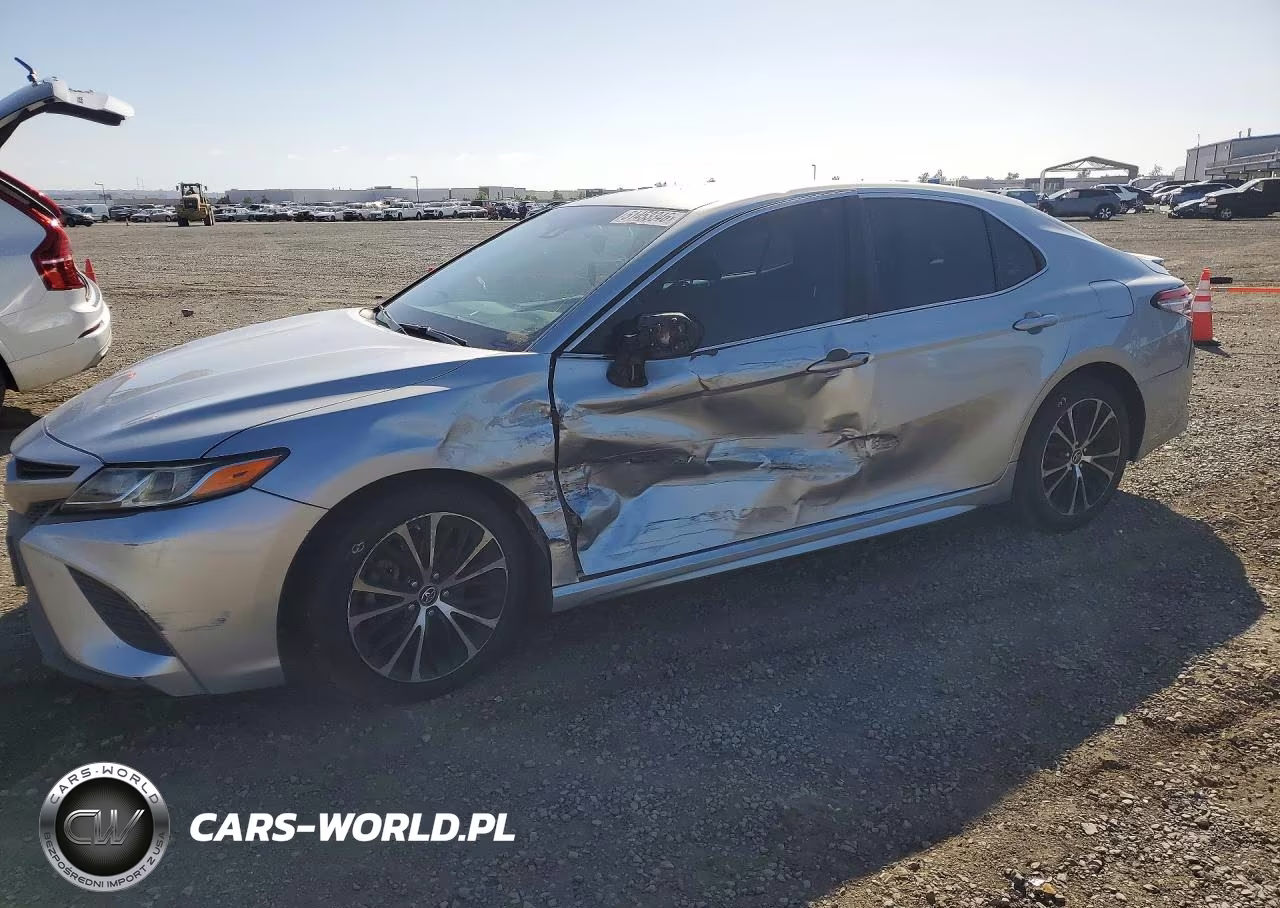 2018 Toyota Camry L – zdjęcie 1 z 12