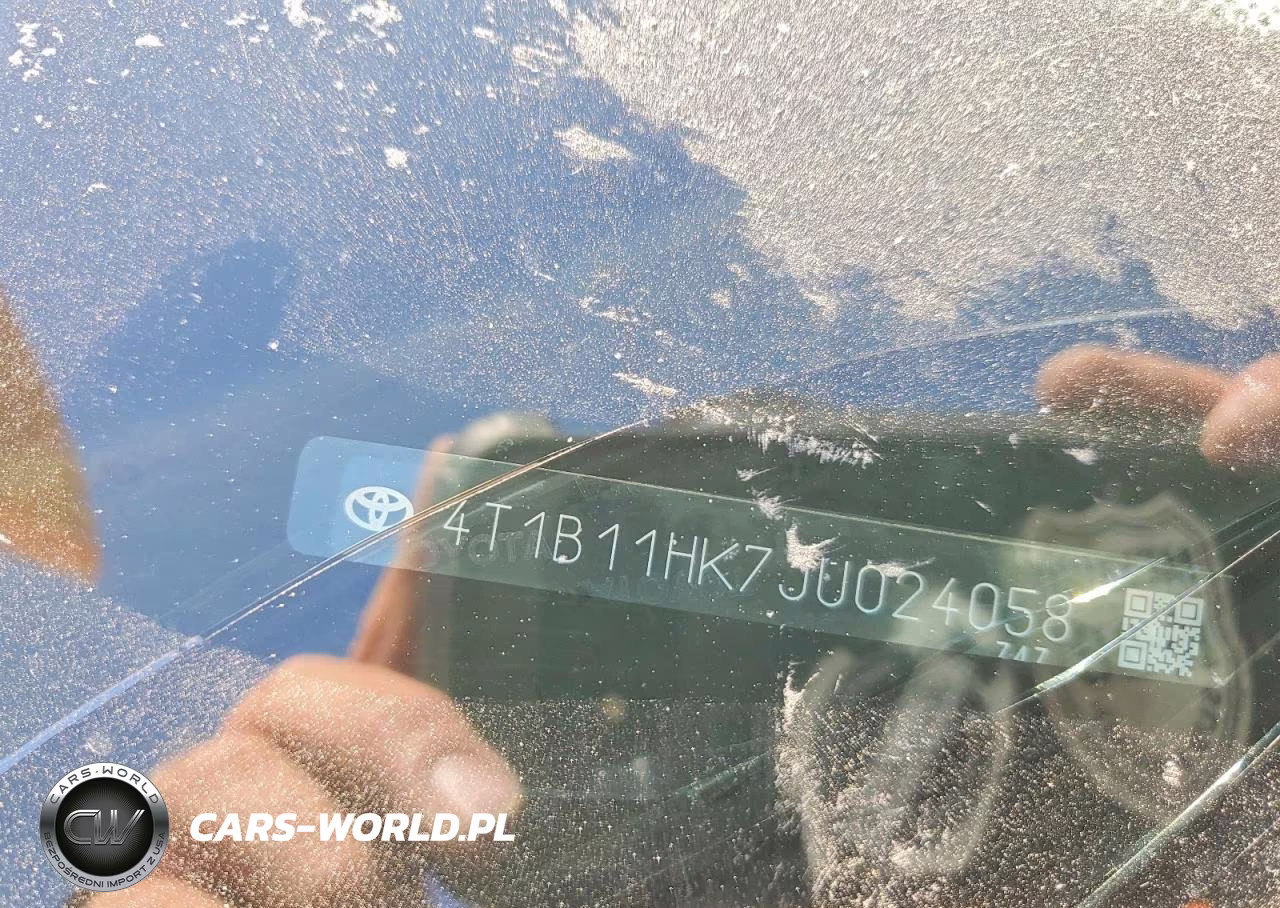 2018 Toyota Camry L VIN:4T1B11HK7JU024058 - 12