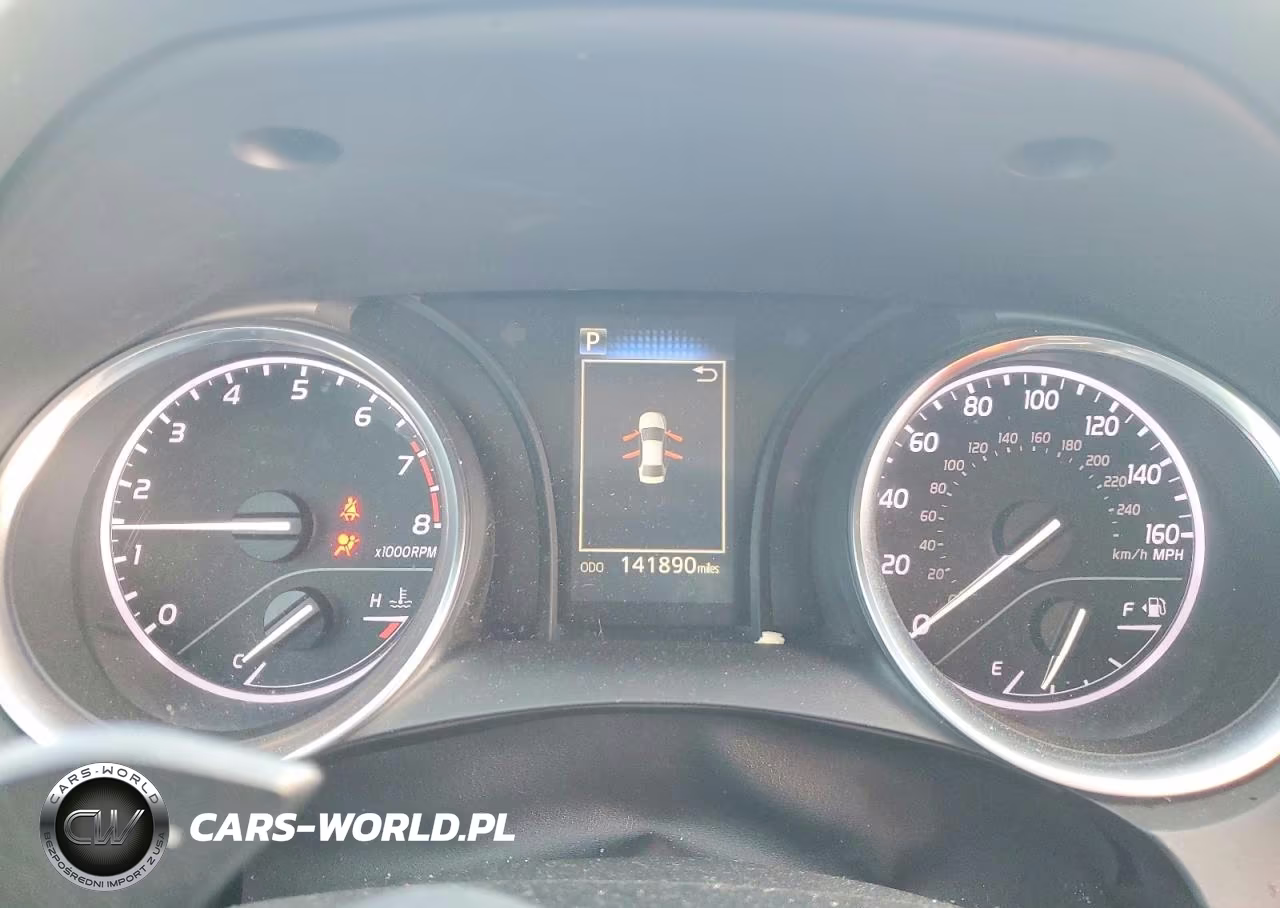 2018 Toyota Camry L VIN:4T1B11HK7JU024058 - 9