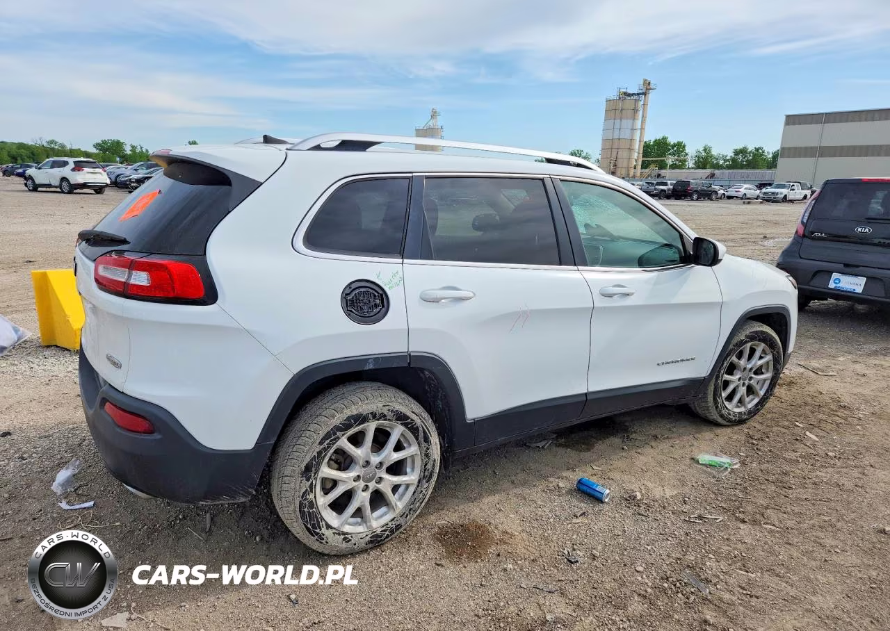 2016 Jeep Cherokee Latitude VIN:1C4PJLCS8GW287296 - 3