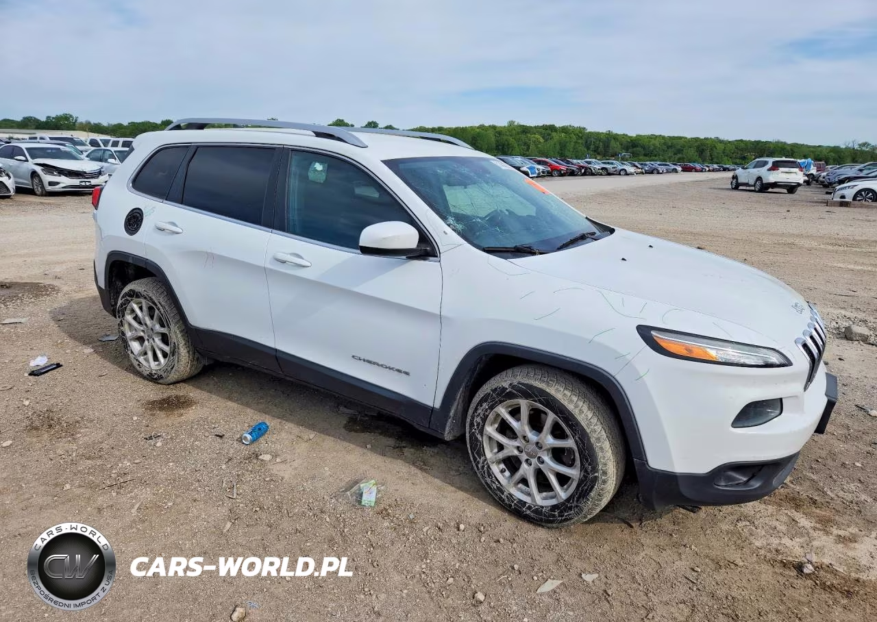 2016 Jeep Cherokee Latitude VIN:1C4PJLCS8GW287296 - 4