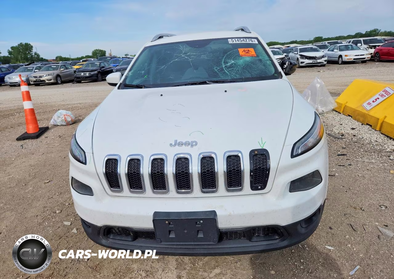 2016 Jeep Cherokee Latitude VIN:1C4PJLCS8GW287296 - 5