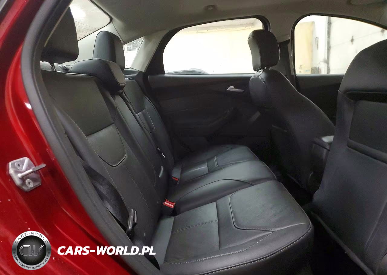 2017 Ford Focus Titanium VIN:1FADP3J21HL313329 - 10
