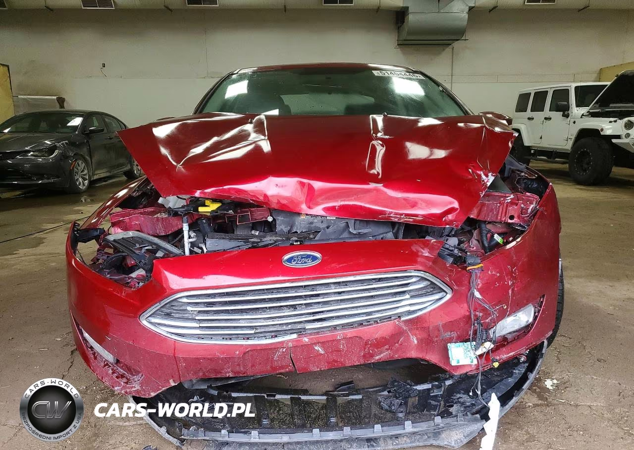 2017 Ford Focus Titanium VIN:1FADP3J21HL313329 - 5
