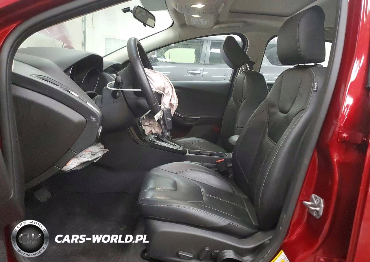 2017 Ford Focus Titanium VIN:1FADP3J21HL313329 - 7
