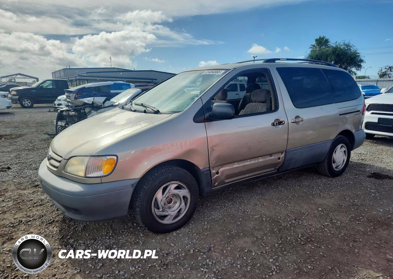 2003 Toyota Sienna Le
