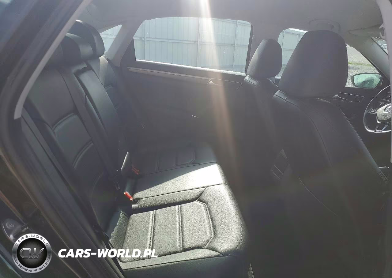 2017 Volkswagen Passat R-Line VIN:1VWDT7A33HC082839 - 10