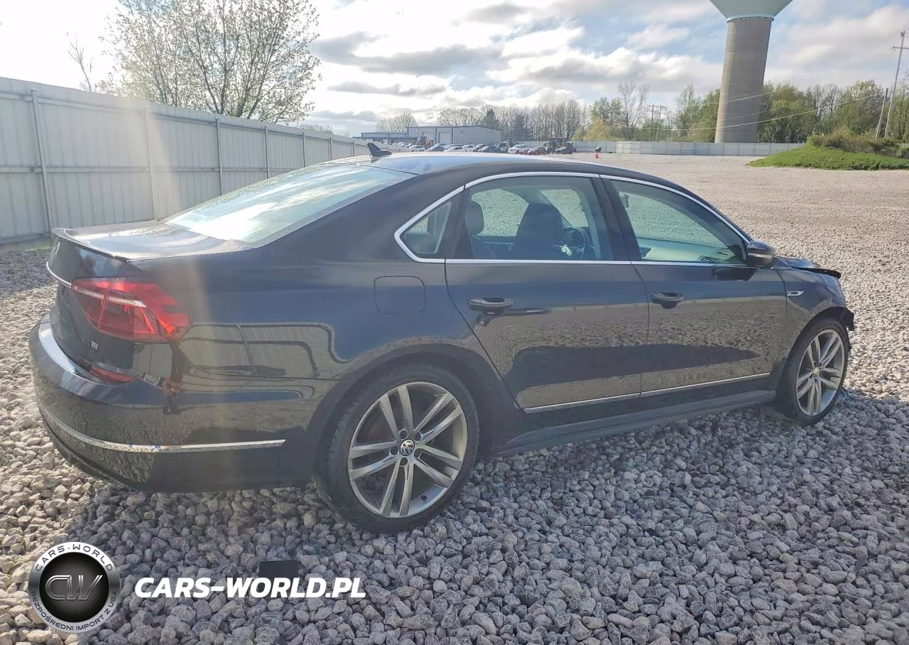 2017 Volkswagen Passat R-Line VIN:1VWDT7A33HC082839 - 3