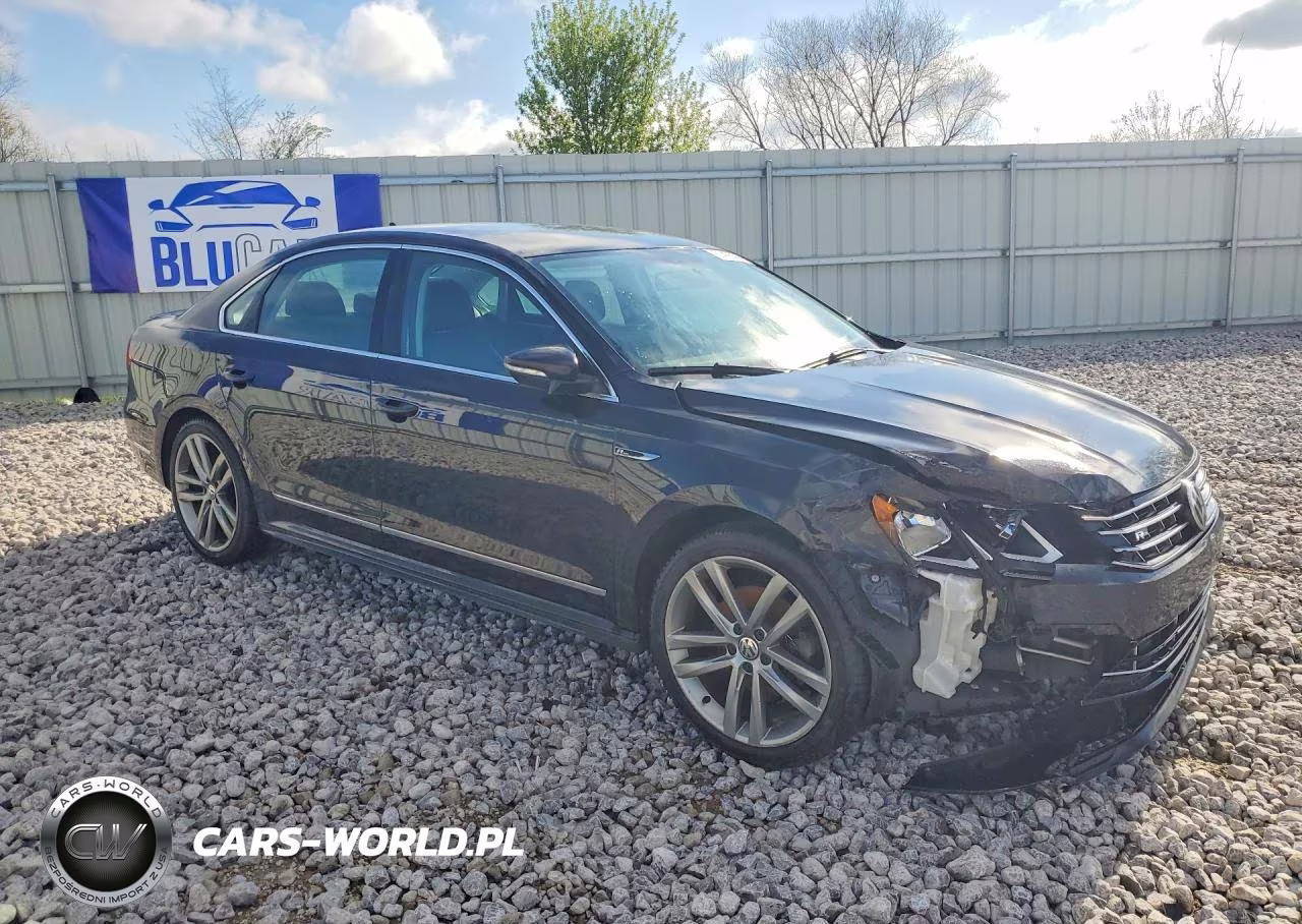 2017 Volkswagen Passat R-Line VIN:1VWDT7A33HC082839 - 4
