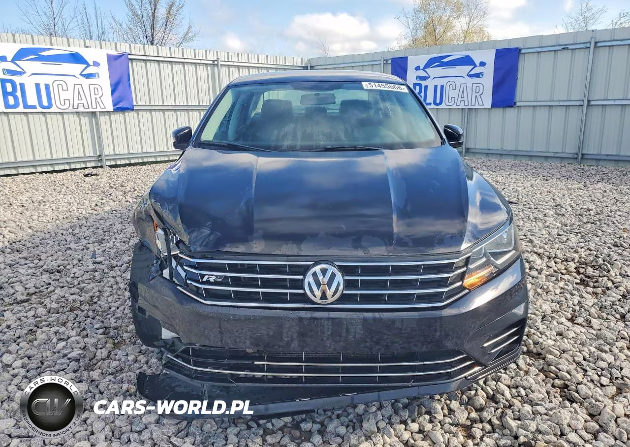 2017 Volkswagen Passat R-Line VIN:1VWDT7A33HC082839 - 5