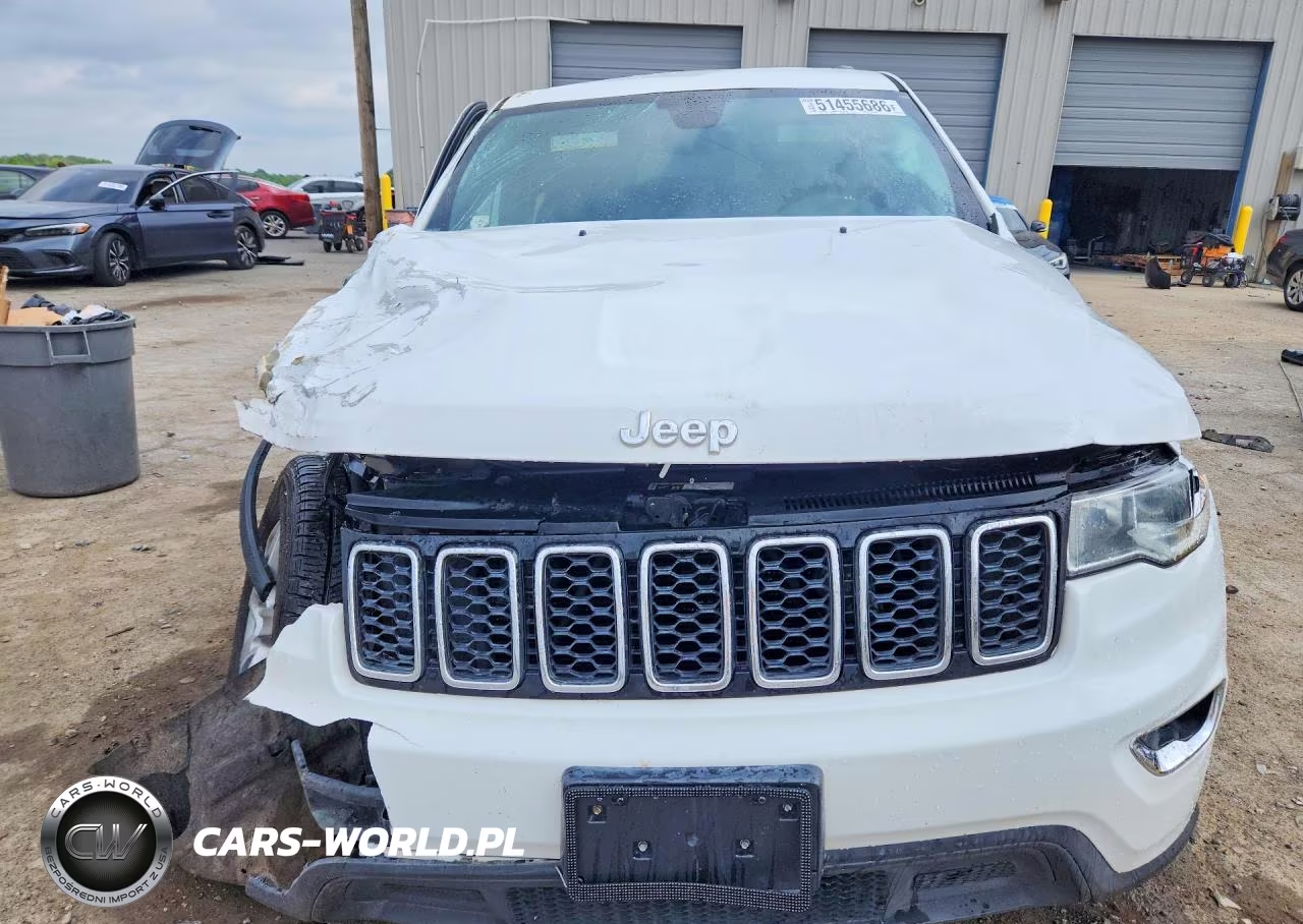2017 Jeep Grand Cherokee Laredo VIN:1C4RJEAG3HC813758 - 5