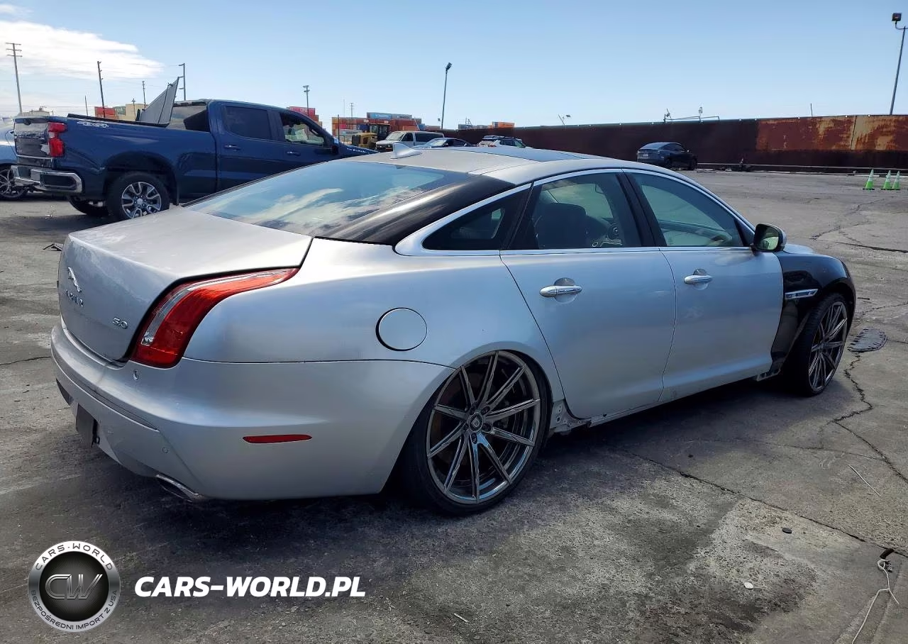 2013 Jaguar Xj Supercharged VIN:SAJWA1GT2DMV54721 - 3