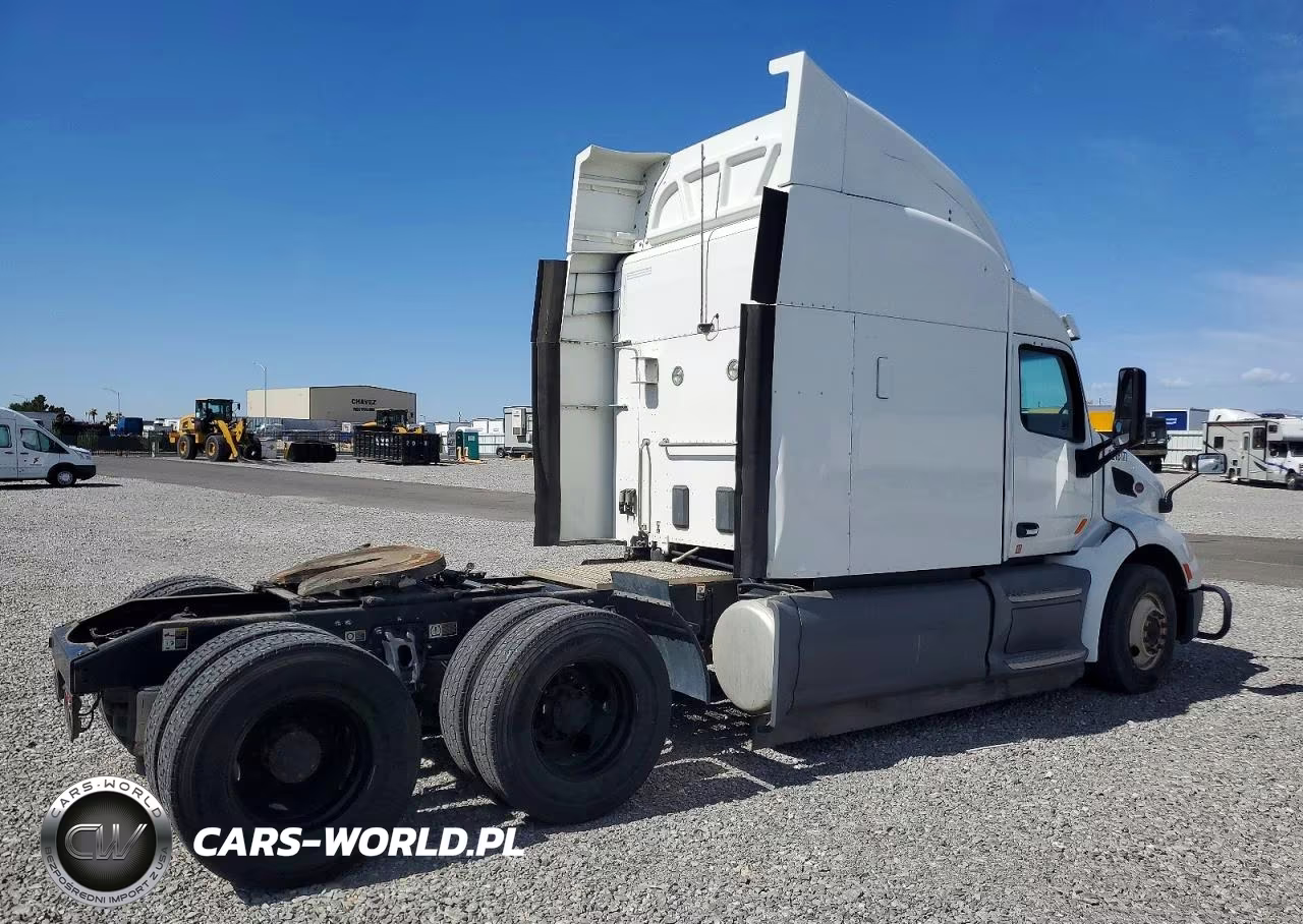 2018 Peterbilt 579 VIN:1XPBDP9X0JD452495 - 4