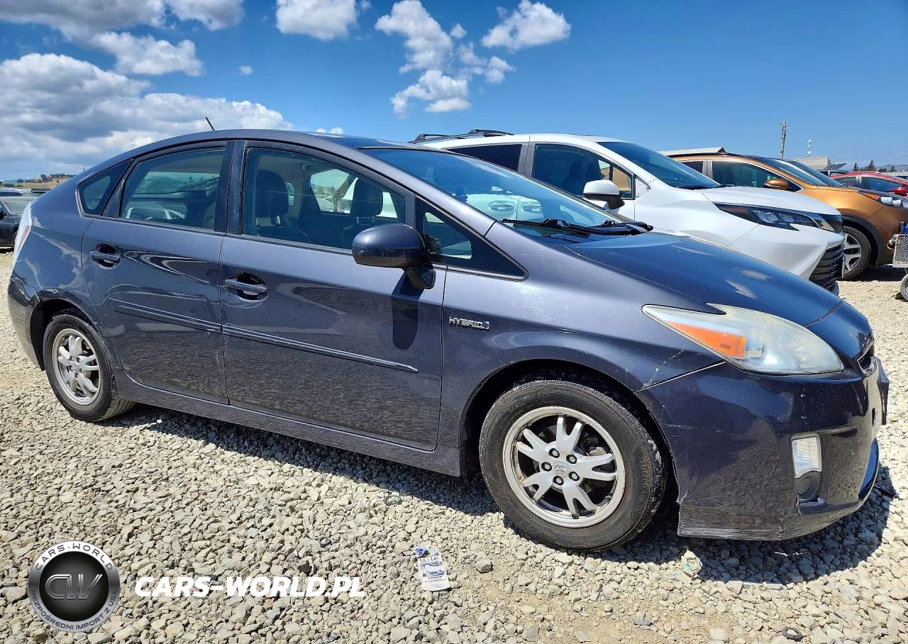 2011 Toyota Prius Four VIN:JTDKN3DU4B5342212 - 4
