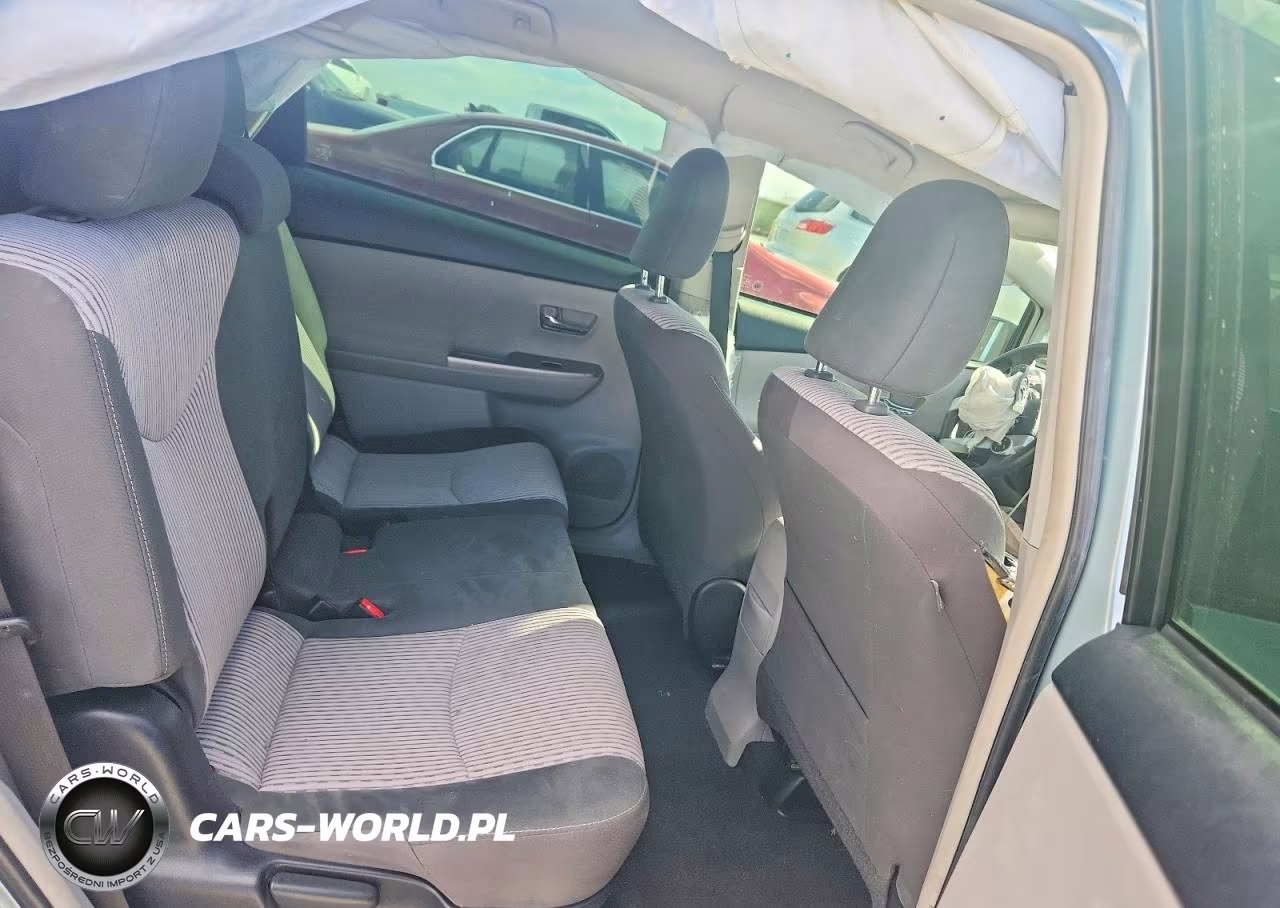 2016 Toyota Prius V Two VIN:JTDZN3EU8GJ054706 - 10