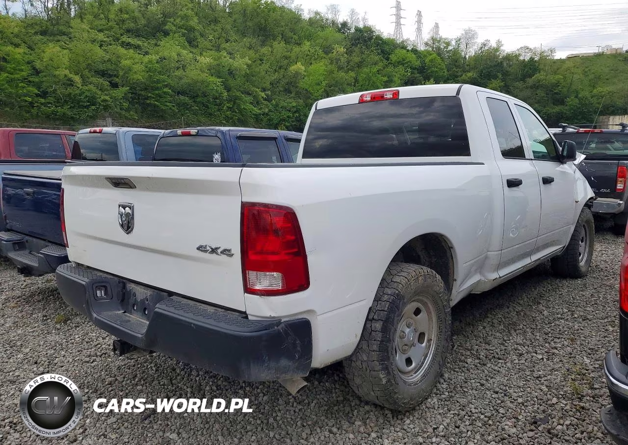 2022 Ram 1500 Classic Tradesman VIN:1C6RR7FG2NS230166 - 3