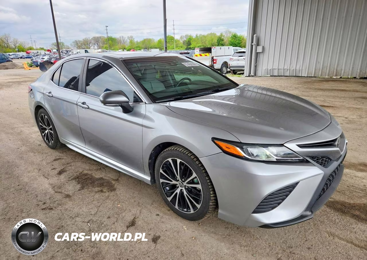2018 Toyota Camry Se VIN:4T1B11HK4JU627274 - 4