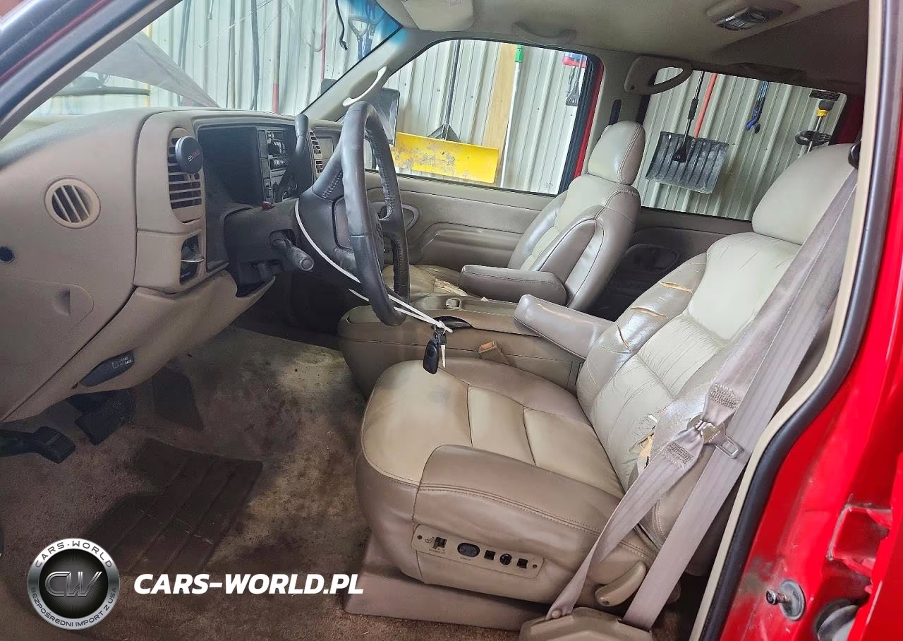 2000 Chevrolet Tahoe K1500 VIN:1GNEK13R4YR102903 - 7