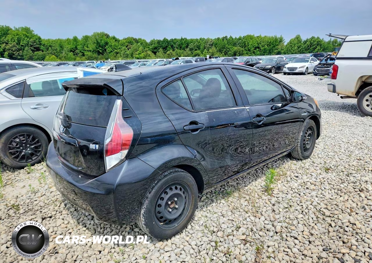 2016 Toyota Prius C Two VIN:JTDKDTB36G1120881 - 3