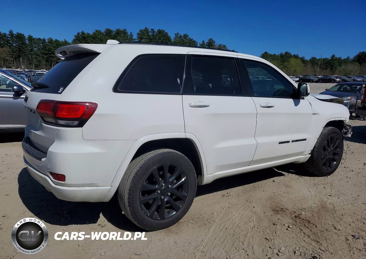 2018 Jeep Grand Cherokee Laredo VIN:1C4RJFAG6JC357427 - 3
