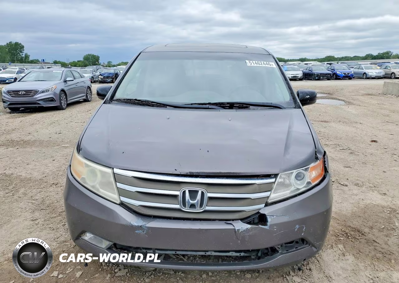 2011 Honda Odyssey Touring VIN:5FNRL5H90BB060461 - 5