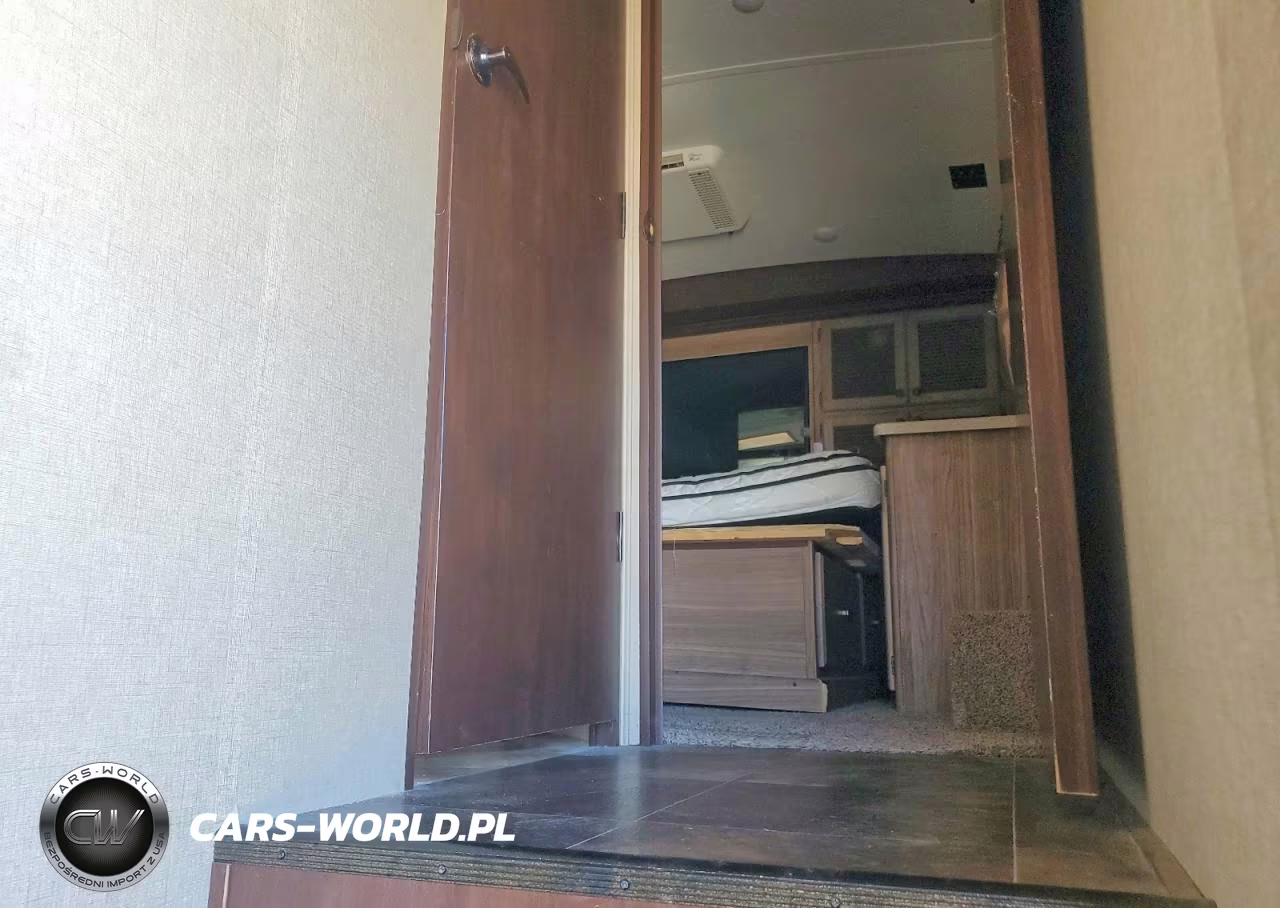 2015 Shashta Recreational Vehicle (Rv) VIN:5ZT3SP0B5FF491249 - 9
