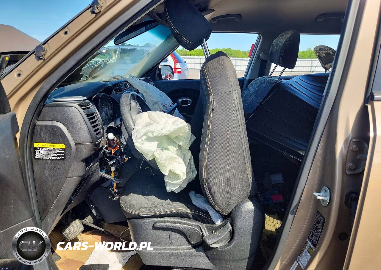 2014 Kia Soul + VIN:KNDJP3A50E7037673 - 7