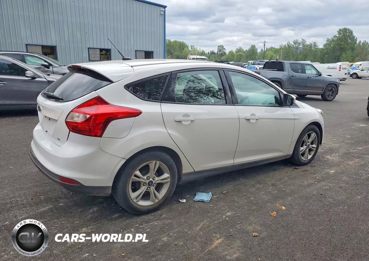 2014 Ford Focus Se VIN:1FADP3K27EL408441 - 3