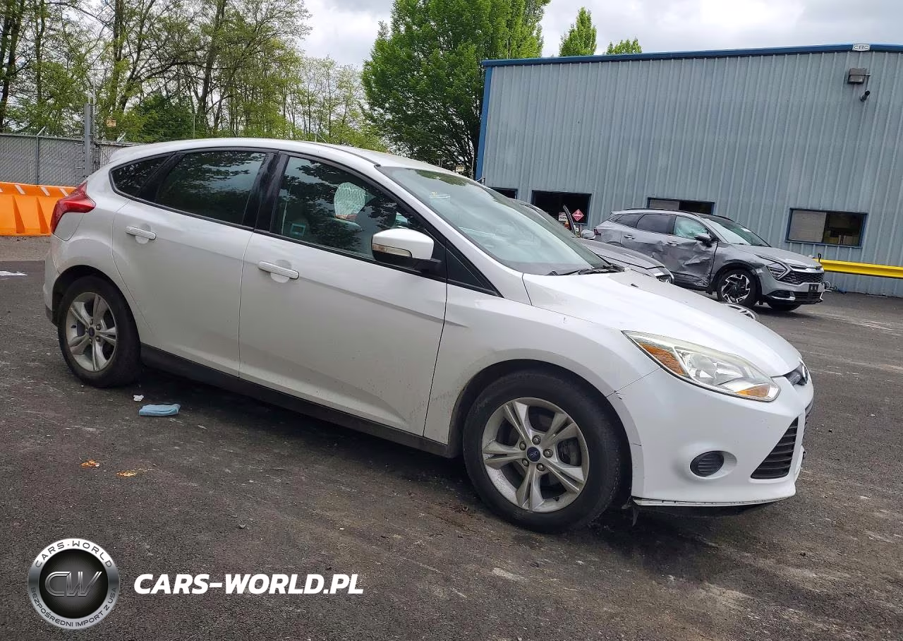 2014 Ford Focus Se VIN:1FADP3K27EL408441 - 4