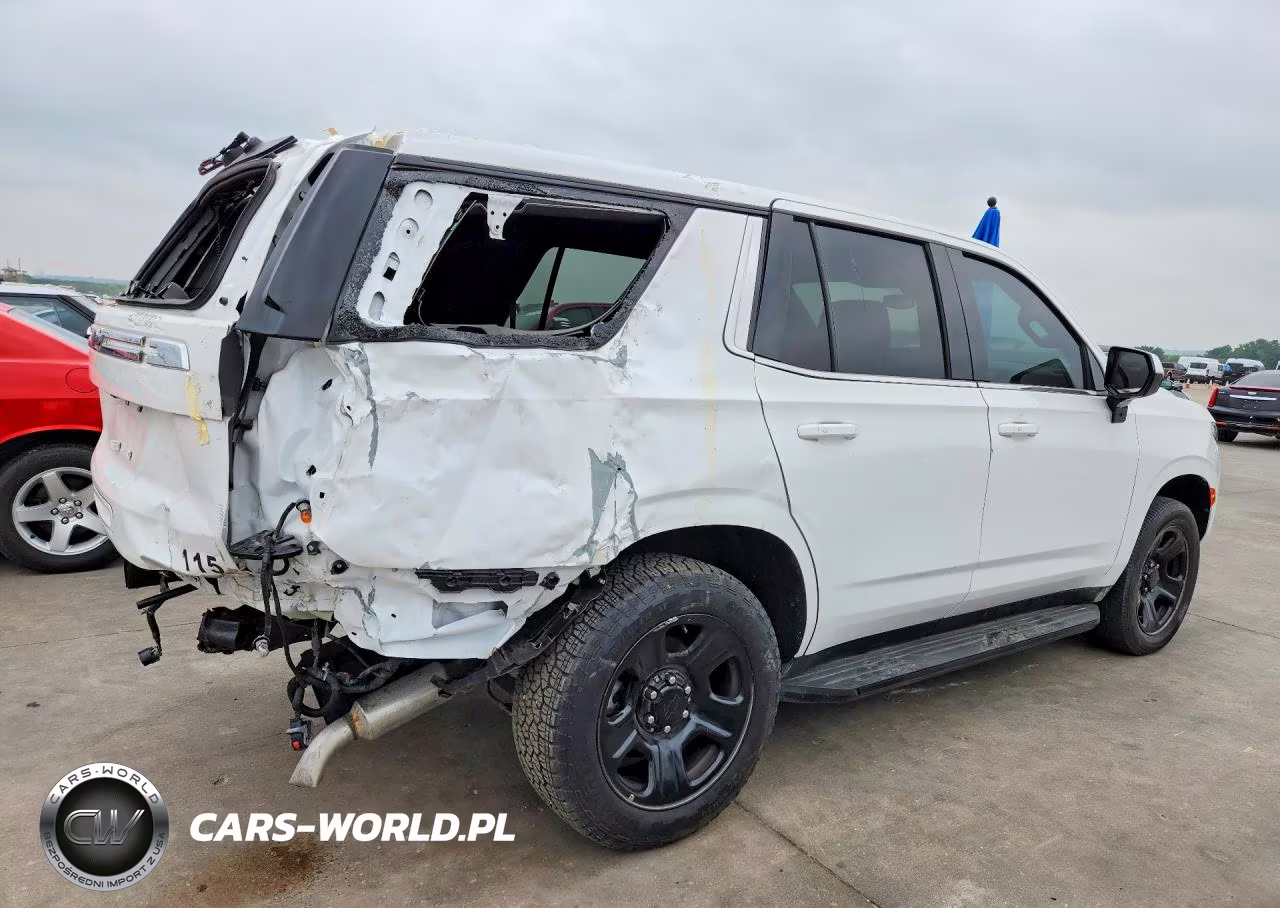 2024 Chevrolet Tahoe C1500 VIN:1GNSCLED4RR300623 - 3