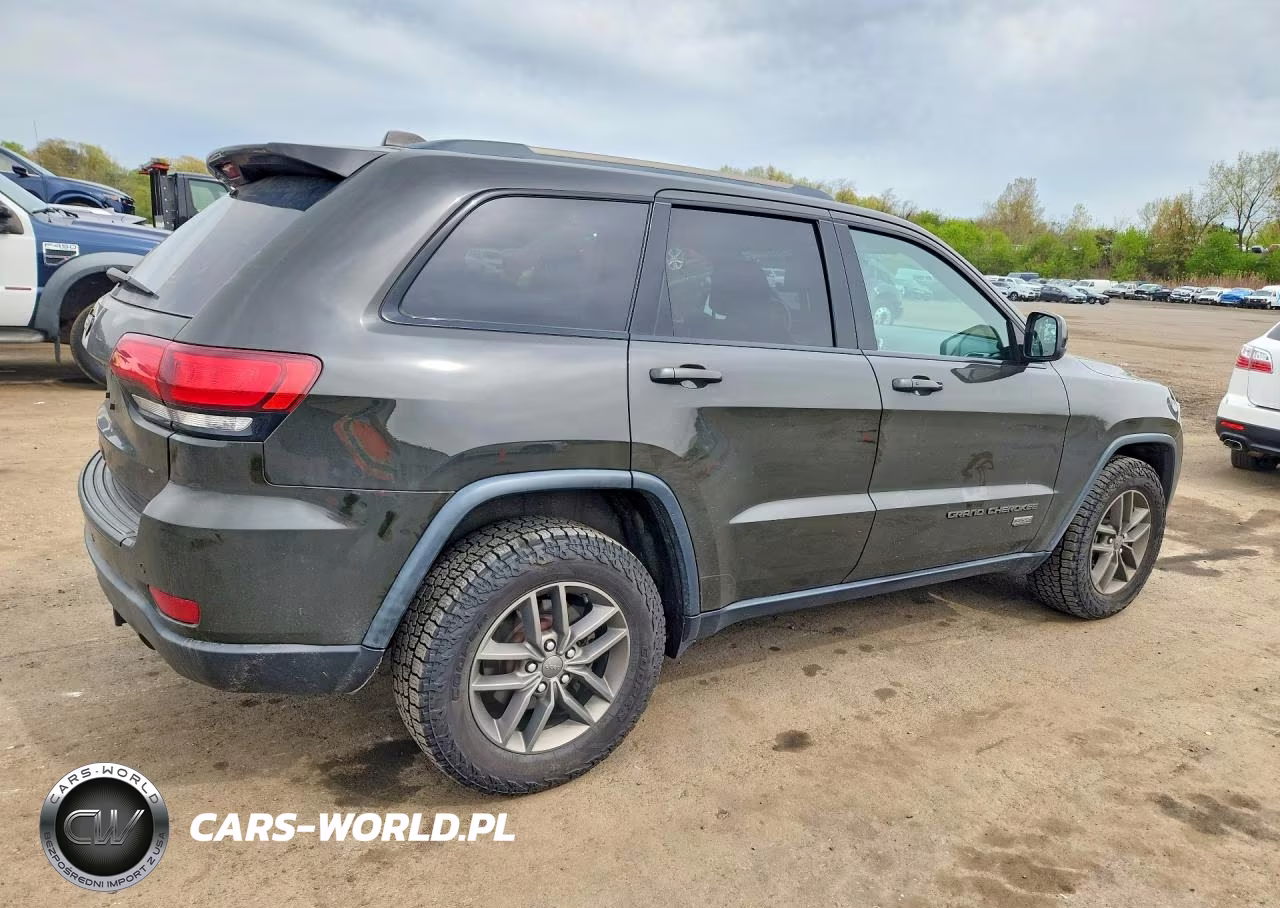 2016 Jeep Grand Cherokee Laredo VIN:1C4RJFAG4GC492964 - 3