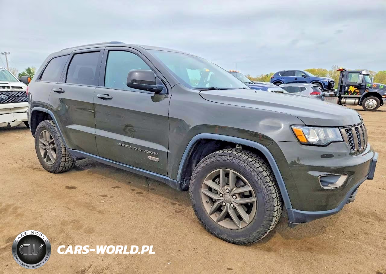 2016 Jeep Grand Cherokee Laredo VIN:1C4RJFAG4GC492964 - 4
