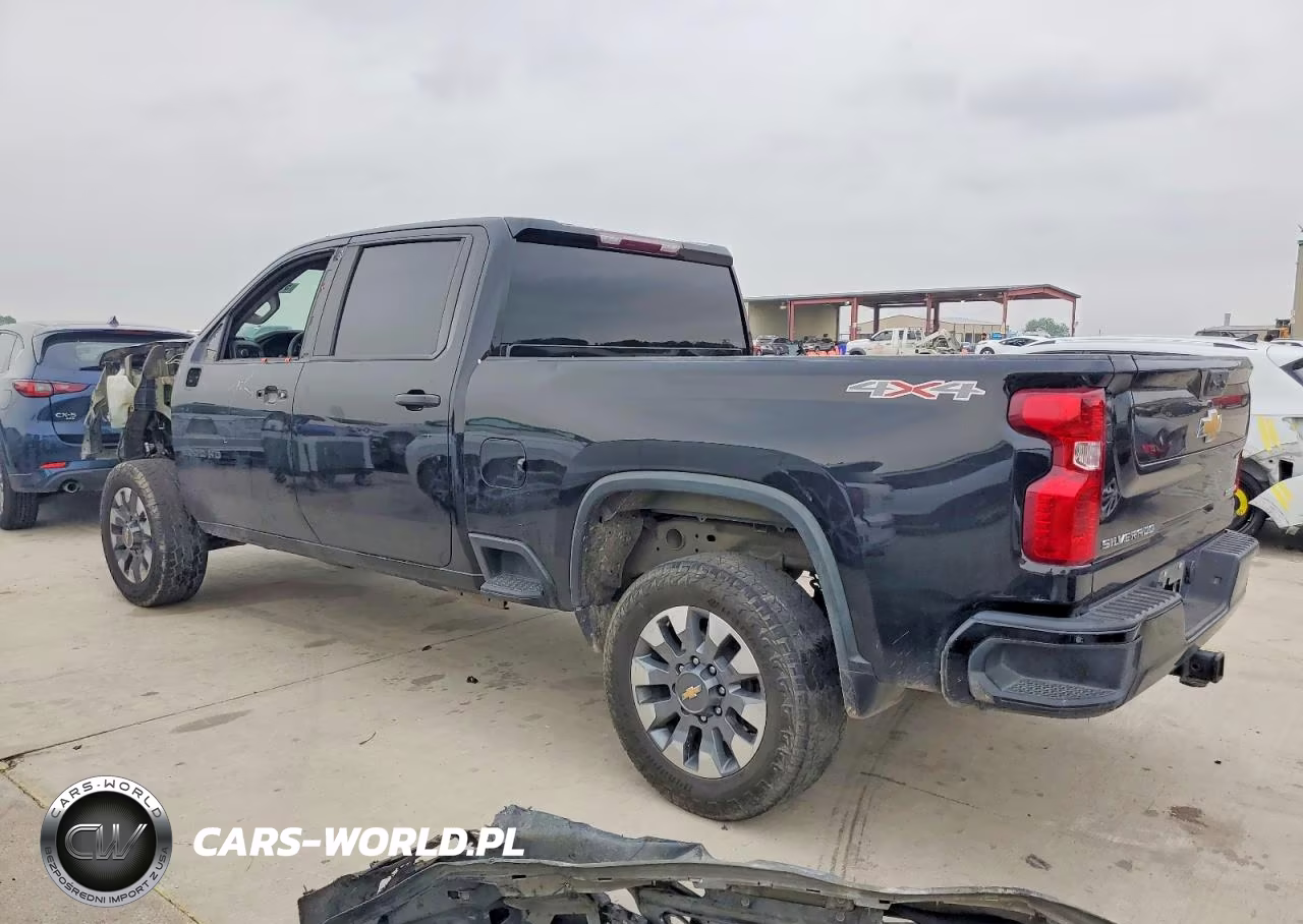 2023 Chevrolet Silverado K2500 Custom VIN:1GC4YMEYXPF256590 - 3