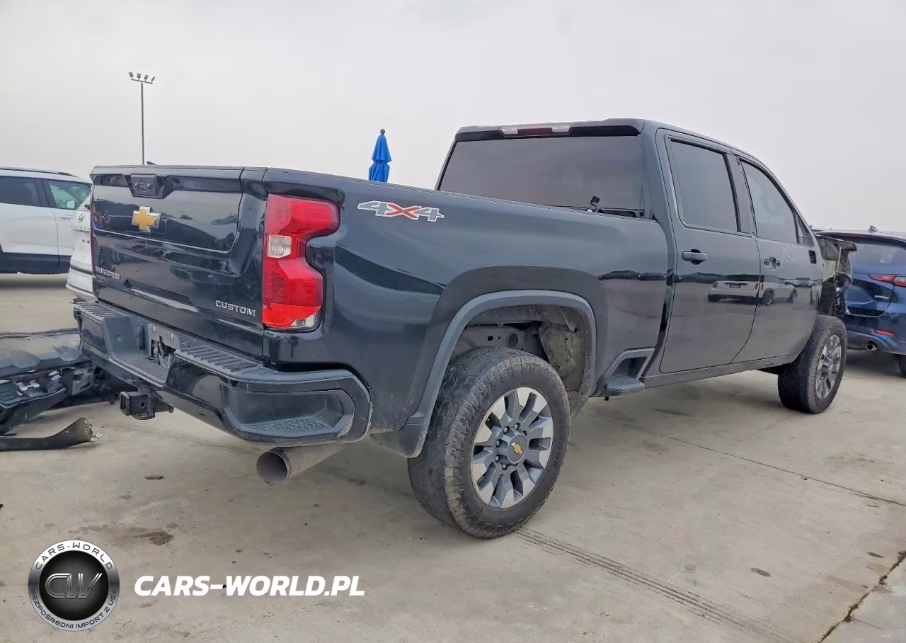 2023 Chevrolet Silverado K2500 Custom VIN:1GC4YMEYXPF256590 - 4