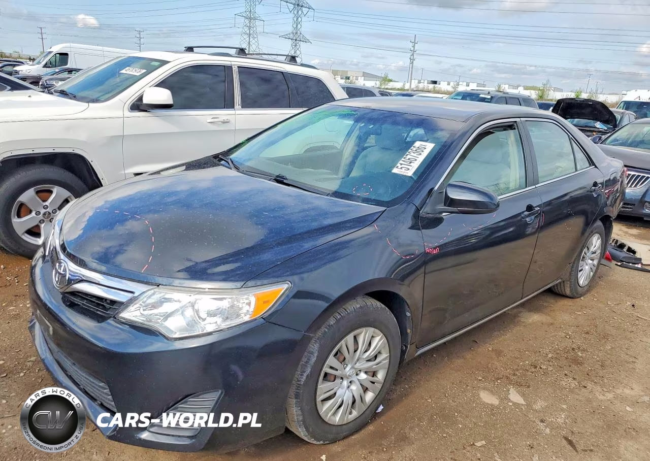 2012 Toyota Camry Le – zdjęcie 1 z 13
