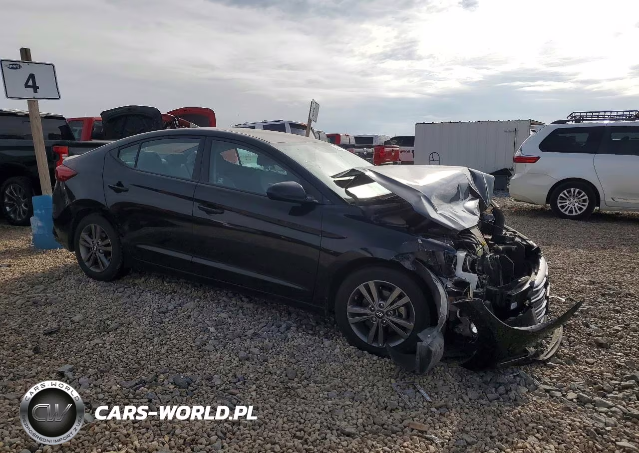 2018 Hyundai Elantra Sel VIN:5NPD84LFXJH247953 - 4