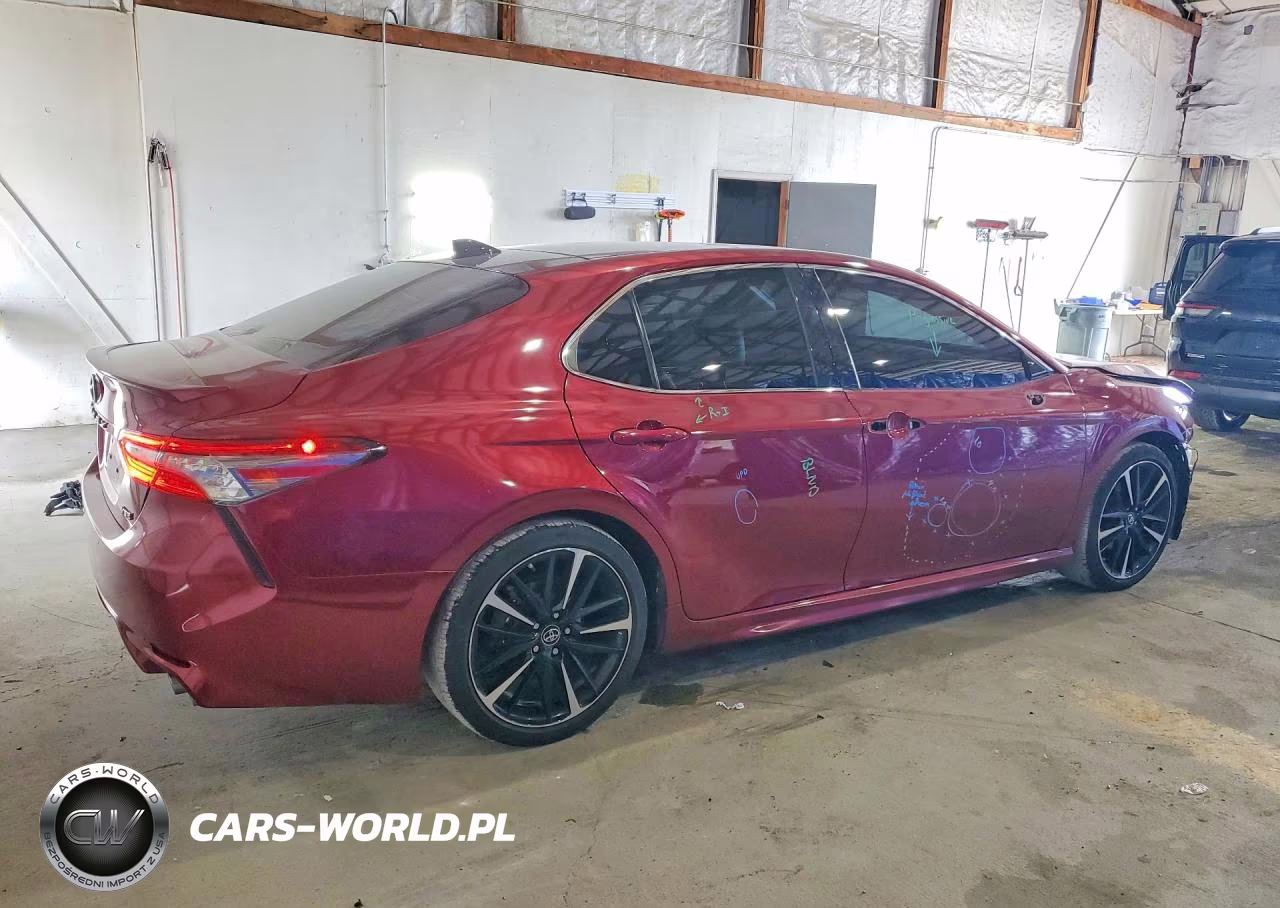 2018 Toyota Camry Xse VIN:4T1B61HK5JU508621 - 3