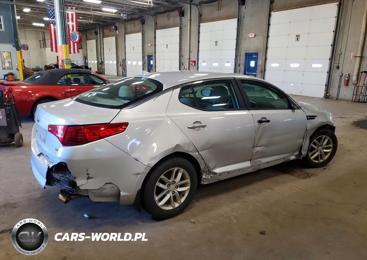 2013 Kia Optima Lx VIN:5XXGM4A76DG237117 - 3