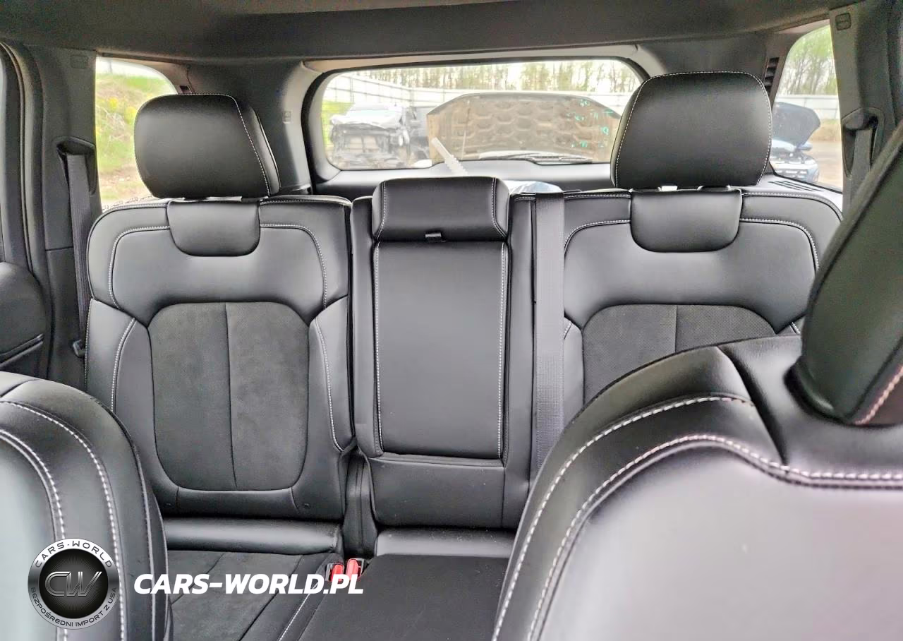 2025 Jeep Grand Cherokee Laredo VIN:1C4RJHAG9SC357693 - 10