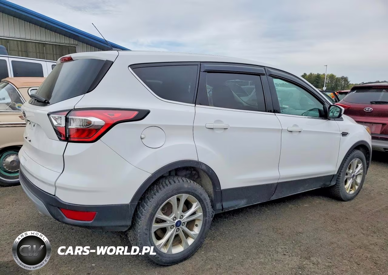 2017 Ford Escape Se VIN:1FMCU9GDXHUD43672 - 3