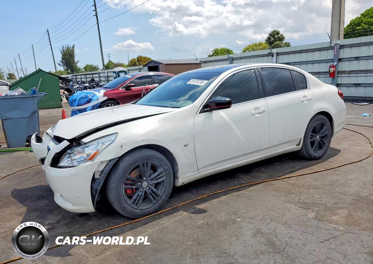 2015 Infiniti Q40 Base – zdjęcie 1 z 12